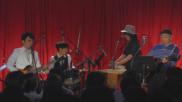 hosono-50thmovie_hosono-hoshino_chuukagai1.jpg