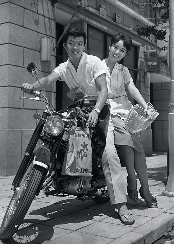 結婚作戦 映画 日活 結婚作戦 映画 日活